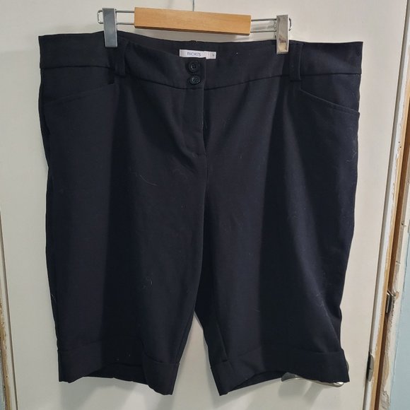 Size 18 Ricki's Miracle Black Capris - Picture 1 of 8